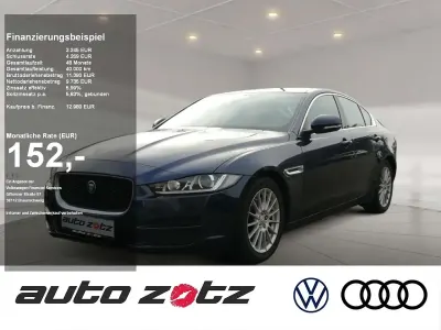Używany Jaguar XE Prestige 163 KM (119 kW) 2016 Niebieski Sedan/Limuzyna