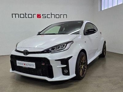 Platinum white pearl mc. Gebraucht 2021 Toyota Yaris Kleinwagen | 38.590 € (Etwas zu teuer)