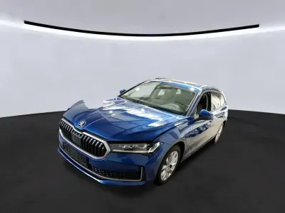 Używany Skoda Superb Selection 204 KM (150 kW) 2024 Niebieski Kombi