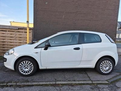 Weiß Gebraucht 2010 Fiat Punto Limousine | 1.000 € (Fairer Preis)