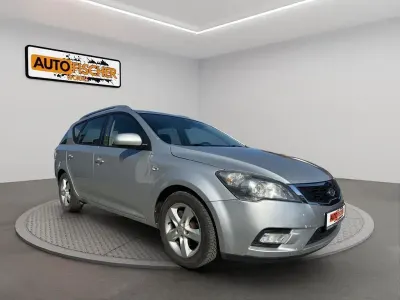 Gebraucht Kia Ceed Sportswagon Edition 7 90 PS (66 kW) 2011 Silber Kombi