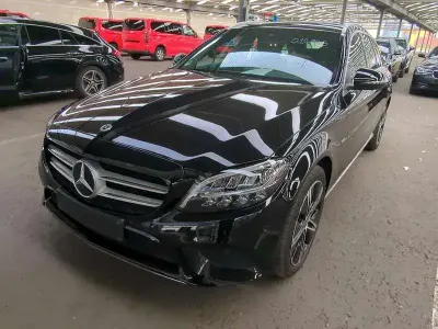 Gebraucht Mercedes C300 Avantgarde 320 PS (235 kW) 2020 Schwarz Kombi