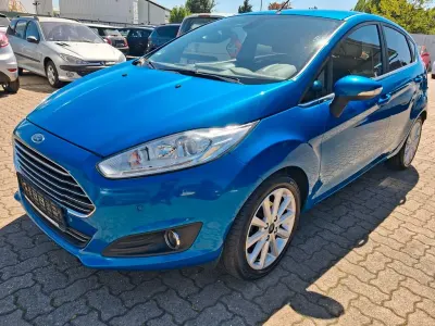 Usado Ford Fiesta Titanium 95 HP (69 kW) 2015 Azul Citadino