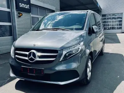 Gebraucht Mercedes V220 Avantgarde Edition 163 PS (119 kW) 2021 Grau Van / Kleinbus