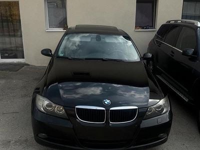 Gebraucht BMW 320 163 PS (119 kW) 2008 Schwarz Limousine