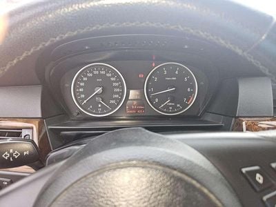 BMW 523