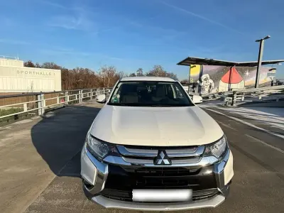 Gebraucht Mitsubishi Outlander 150 PS (110 kW) 2016 Weiß SUV