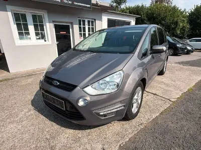 Gebraucht Ford S-MAX Champions Edition 140 PS (102 kW) 2013 Braun Van / Kleinbus