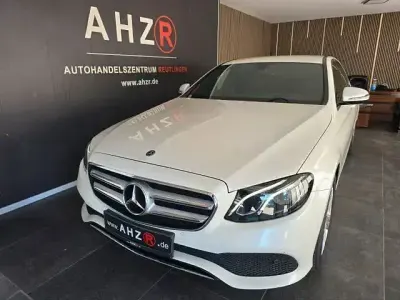 Gebraucht Mercedes E200 Avantgarde 184 PS (135 kW) 2017 Diamantweiss Limousine