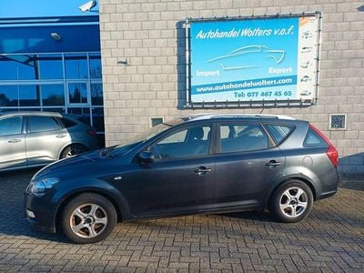 Grau Gebraucht 2010 Kia Ceed Sportswagon Kombi | 1.950 € (Guter Preis)