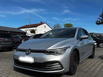 Gebraucht VW Golf VIII Move 131 PS (96 kW) 2023 Grau Limousine