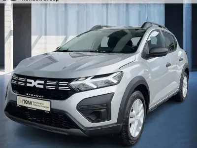 Second-hand Dacia Sandero Essentiel 101 CP (74 kW) 2024 Argintiu Berlinǎ