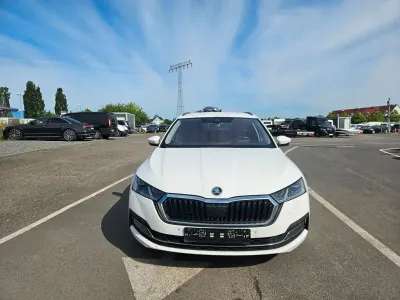 Gebraucht Skoda Octavia First Edition 150 PS (110 kW) 2021 Weiß Kombi