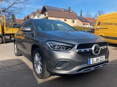 Gebraucht Mercedes GLA200 150 PS (110 kW) 2020 Grau SUV