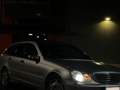 Usata Mercedes C200 Classic 122 CV (89 kW) 2004 Argento Station wagon