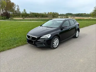 Second-hand Volvo V40 CC 120 CP (88 kW) 2017 Negru Break