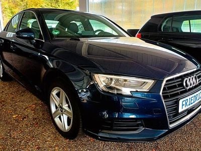 Blau Gebraucht 2019 Audi A3 Comfort Limousine | 17.375 € (Fairer Preis)