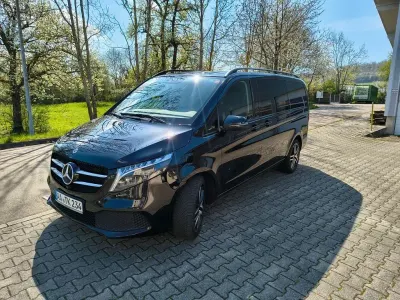 Gebraucht Mercedes V250 Avantgarde 190 PS (139 kW) 2023 Schwarz Van / Kleinbus