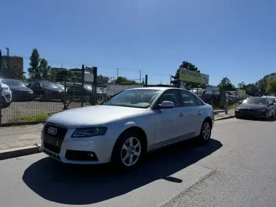 Używany Audi A4 Attraction 160 KM (117 kW) 2010 Srebrny Sedan/Limuzyna