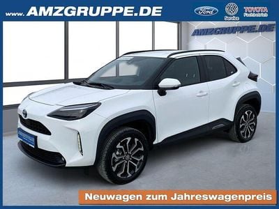 Gebraucht Toyota Yaris Cross 93 PS (68 kW) 2024 Schnee weiss uni SUV