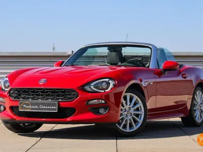 Gebraucht Fiat 124 Spider Lusso 140 PS (102 kW) 2017 Rot Cabrio