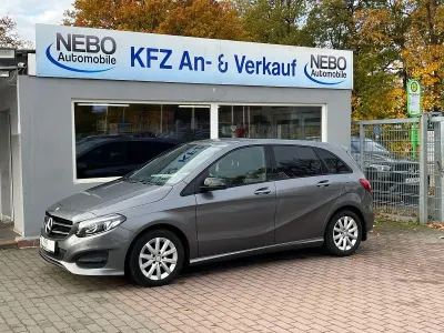 Gebraucht Mercedes B180 Night 109 PS (80 kW) 2015 Grau Kleinwagen