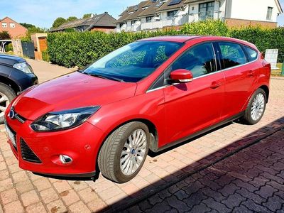Gebraucht Ford Focus Titanium 184 PS (135 kW) 2011 Rot Limousine