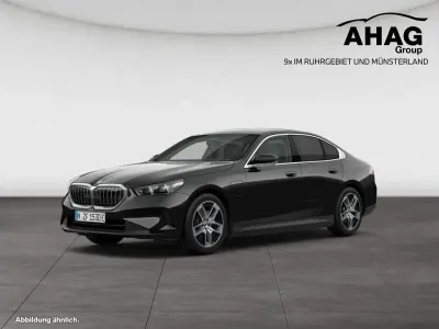 Nuova BMW 530e Comfort Edition 299 CV (219 kW) 2026 Nero Berlina