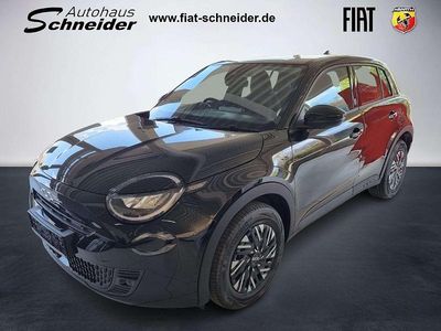 Neu Fiat 600E Red 114 kW (156 PS) 2025 Unilackierung schwarz SUV