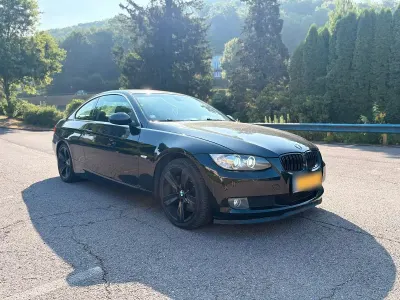 Gebraucht BMW 330 250 PS (183 kW) 2008 Schwarz Coupé