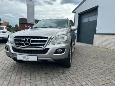 Gebraucht Mercedes ML320 224 PS (164 kW) 2009 Silber SUV