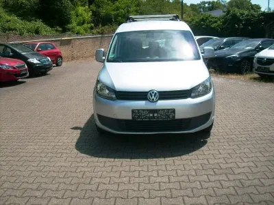 Gebraucht VW Caddy Trendline 102 PS (75 kW) 2014 Silber Van / Kleinbus