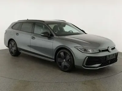 Neu VW Passat R-line 265 PS (194 kW) 2026 Diabasgrau metallic Kombi