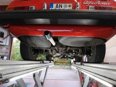 Gebraucht Alfa Romeo Spider Veloce 126 PS (92 kW) 1982 Rot Cabrio