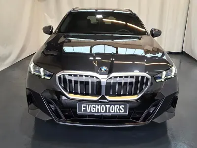 Gebraucht BMW 520 M Sport 197 PS (144 kW) 2024 Grau Kombi