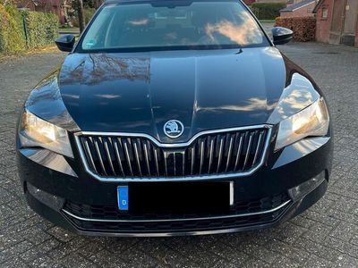 gebraucht Skoda Superb Combi DSG 2.0 TDI (Tüv Neu)AHK/Navi/Sitzhz/Tempo uvm