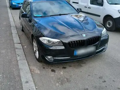Gebraucht BMW 530 258 PS (189 kW) 2011 Schwarz Kombi