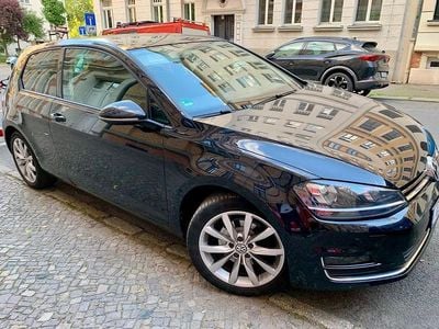 Gebraucht VW Golf VII Highline 122 PS (89 kW) 2015 Schwarz Limousine