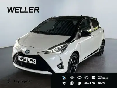 Gebraucht Toyota Yaris Basis 100 PS (73 kW) 2017 Montblancweiß perleffekt / mysticschwarz mica