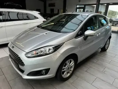 Gebraucht Ford Fiesta Cool & Connect 101 PS (74 kW) 2015 Silber Kleinwagen