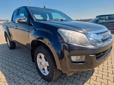 Gebraucht Isuzu D-Max 163 PS (119 kW) 2016 Schwarz SUV