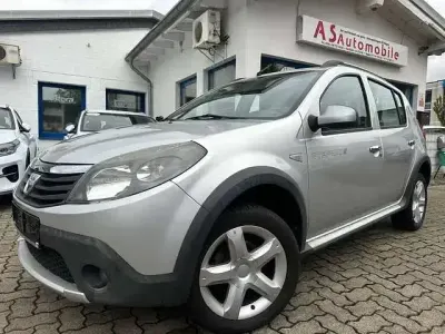 Gebraucht Dacia Sandero Stepway 68 PS (50 kW) 2010 Grau SUV
