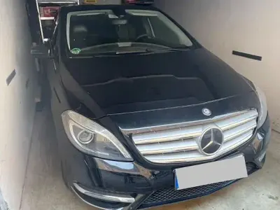 Gebraucht Mercedes B180 109 PS (80 kW) 2014 Schwarz Kleinwagen
