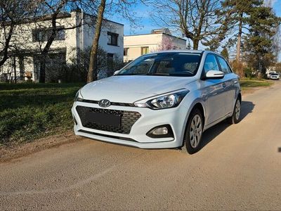 gebraucht Hyundai i20 1.2 62kW Select Wie Neu Scheckheft 1.Hd