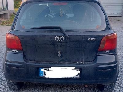 Usado Toyota Yaris 65 HP (47 kW) 2004 Preto Sedan