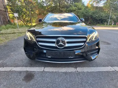 Gebraucht Mercedes E350 AMG line 258 PS (189 kW) 2017 Schwarz Limousine