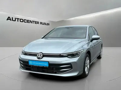 Gebraucht VW Golf VIII 116 PS (85 kW) 2025 Silber Limousine