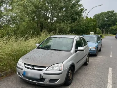 Gebraucht Opel Corsa 75 PS (55 kW) 2004 Silber Kleinwagen