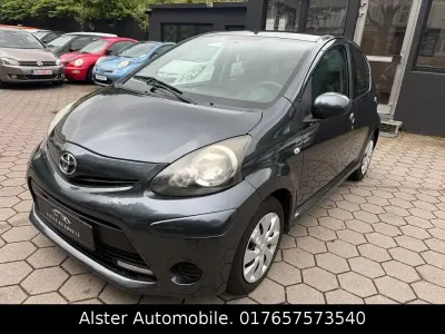 Gebraucht Toyota Aygo Cool 68 PS (50 kW) 2013 Grau Kleinwagen