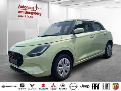 Neu Suzuki Swift Club 83 PS (61 kW) 2025 Gelb Kleinwagen